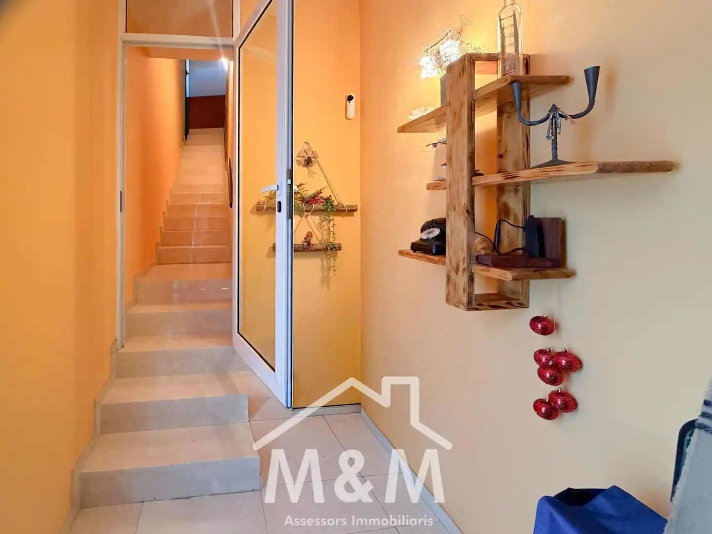 Casa adosada en venta en Viladecans con Balcón