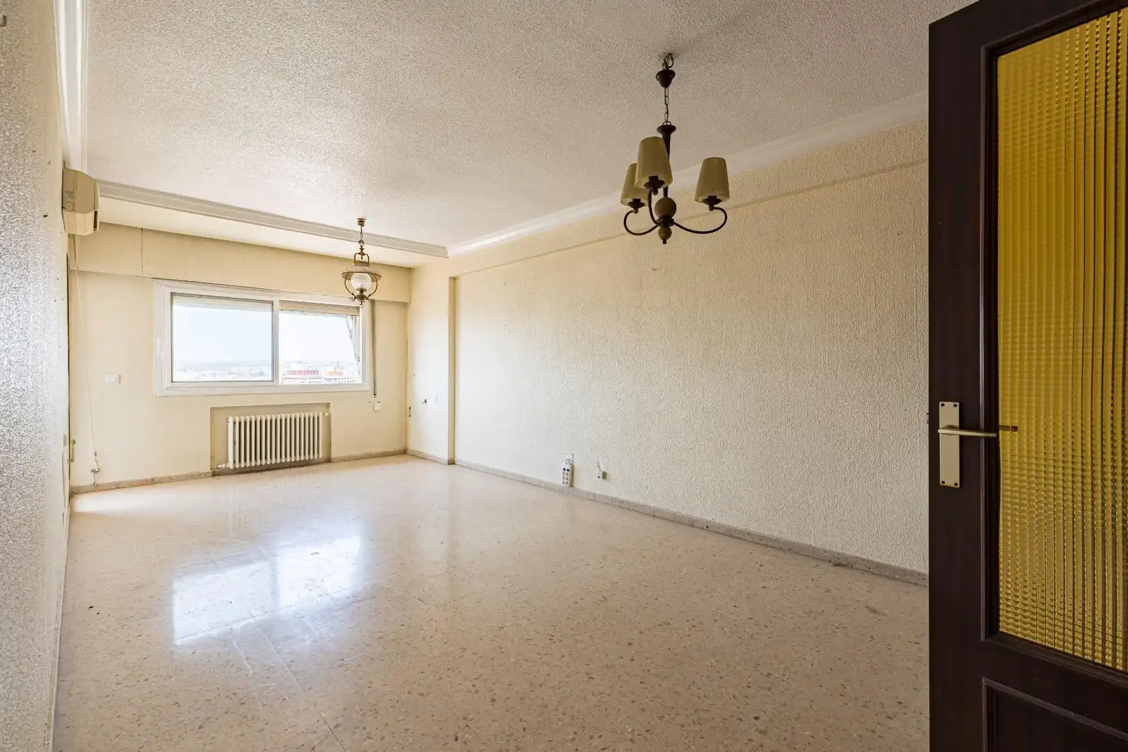 Sala d'estar de Pis en venda en Murcia amb Balcó