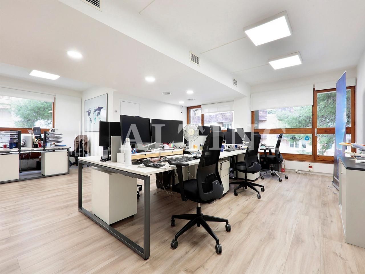 Office to rent in  Barcelona Capital  with Air Conditioner and Heating