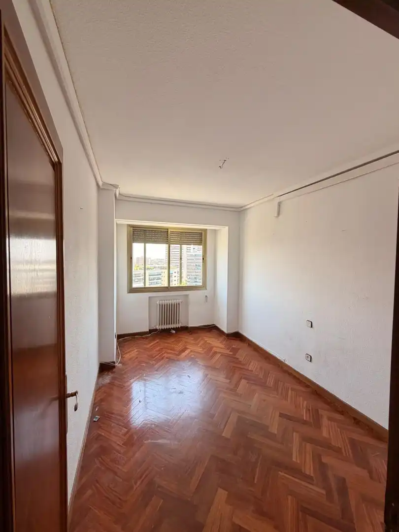 Bedroom of Flat for rent in Madrid  with Private garden, Swimming Pool and Balcony