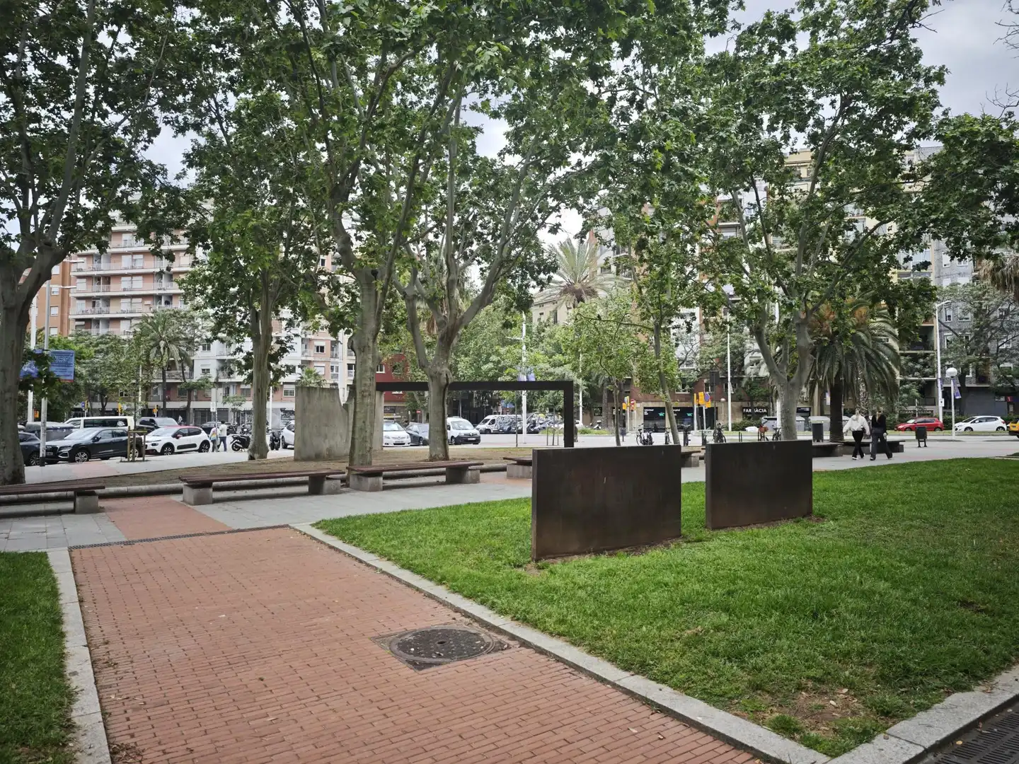 Vista exterior de Pis en venda en Barcelona amb Calefacció i Jardí privat