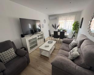 Sala d'estar de Pis de lloguer en Almansa amb Calefacció i Balcó
