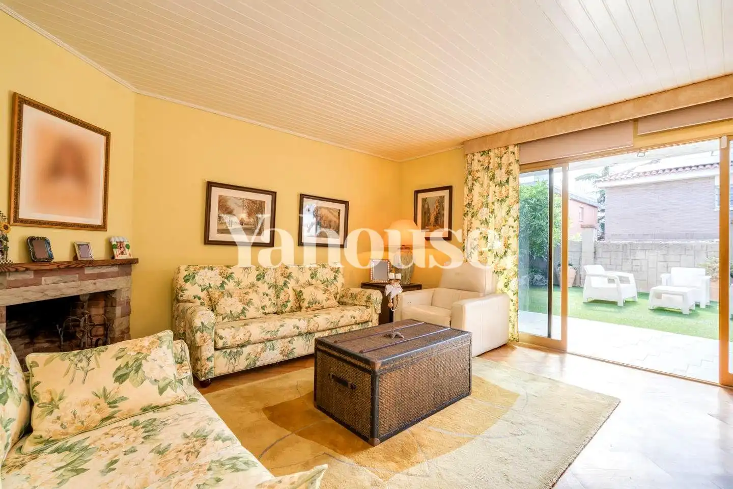 Sala d'estar de Planta baixa en venda en Barcelona amb Jardí privat i Parquet