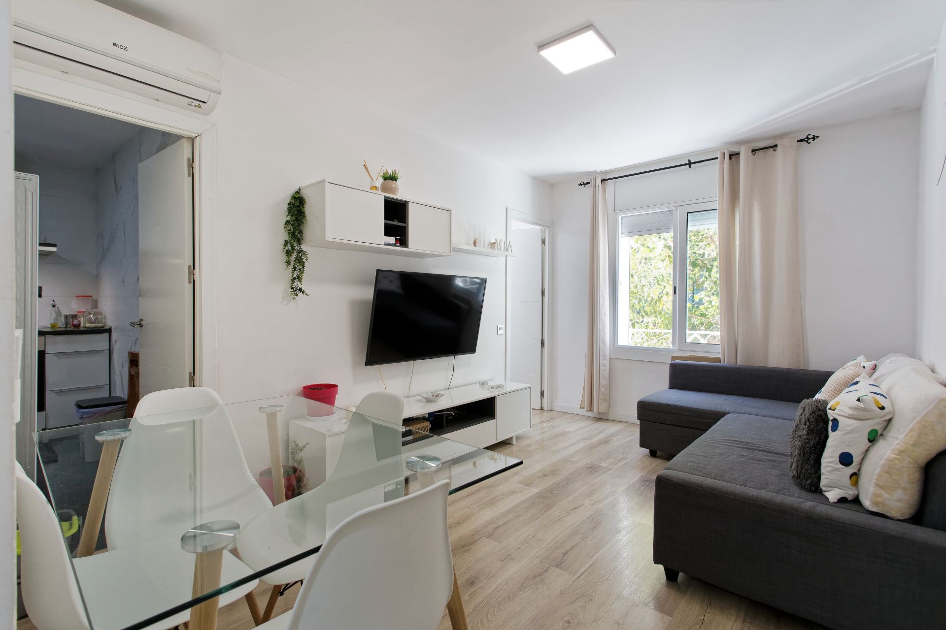 Wohnzimmer von Wohnung zum Verkauf in L'Hospitalet de Llobregat mit Klimaanlage und Möbliert