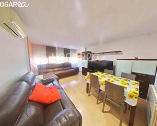 Living room of Flat for sale in Sant Boi de Llobregat  with Air Conditioner, Heating and Parquet flooring