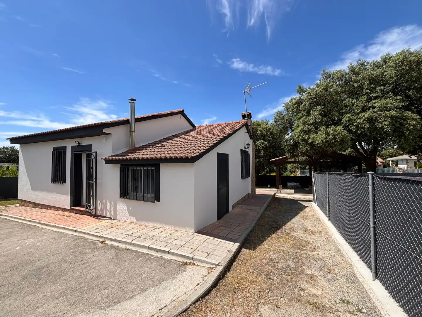 Vista exterior de Casa o chalet de alquiler en Maello con Calefacción, Jardín privado y Amueblado