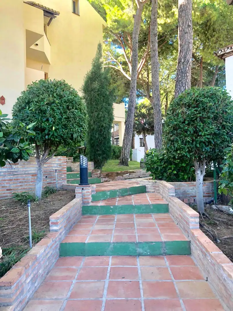 Garten von Wohnung zum Verkauf in Marbella mit Klimaanlage, Terrasse und Möbliert