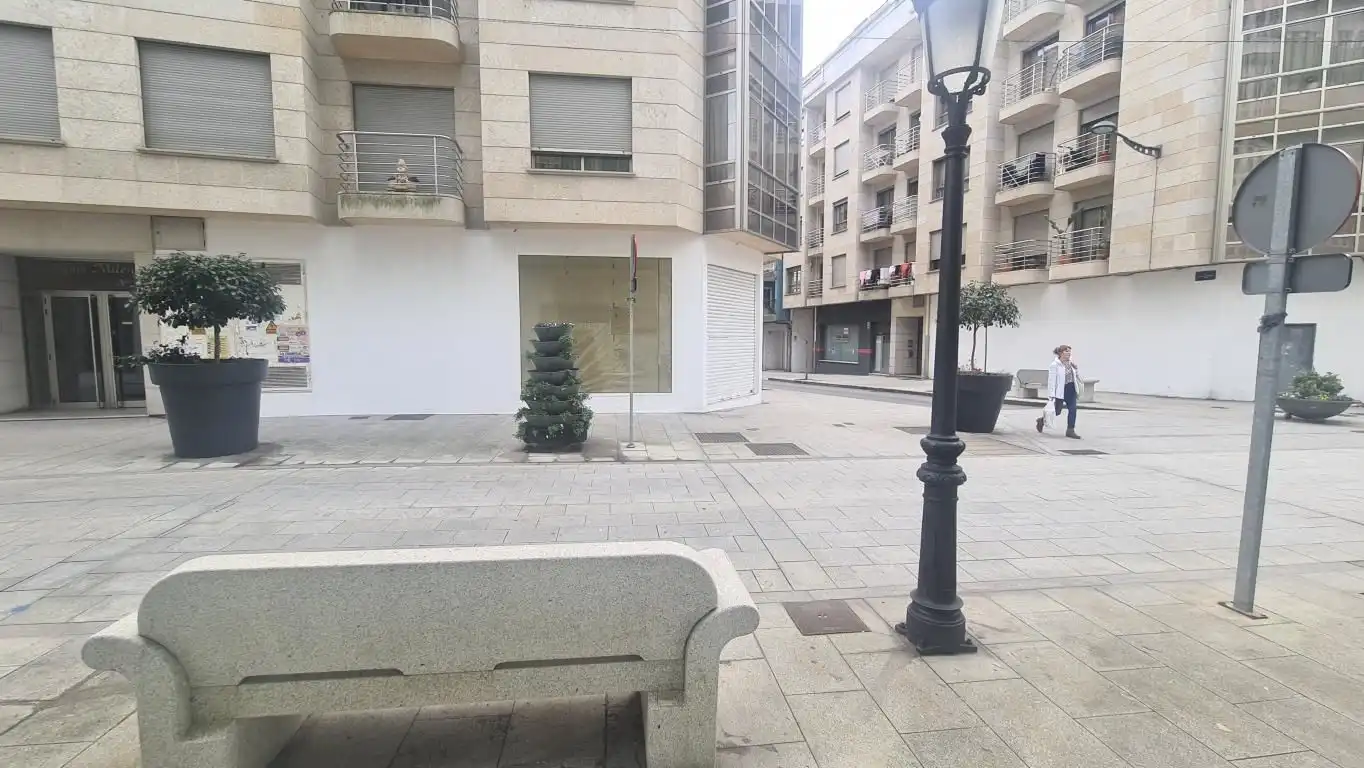 Local comercial en alquiler en Boiro, imagen 2