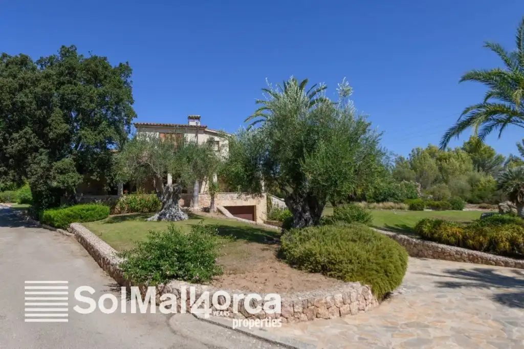 Country homes for sale in Pollença  with Air Conditioner, Heating and Private garden