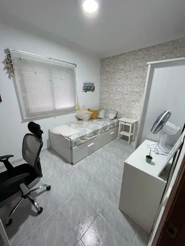 Dormitori de Casa adosada en venda en Los Barrios