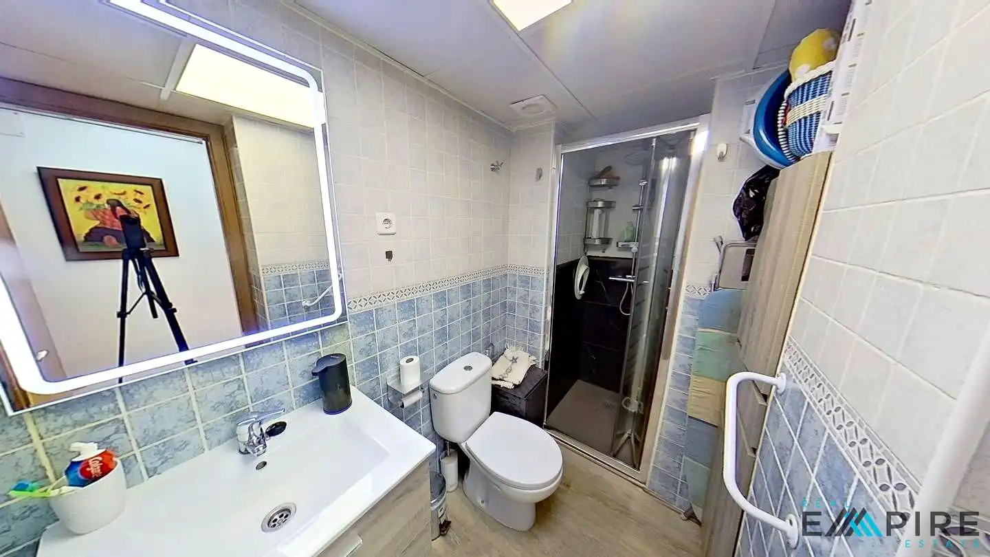 Baño de Piso en venta en Parla con Aire acondicionado, Calefacción y Internet