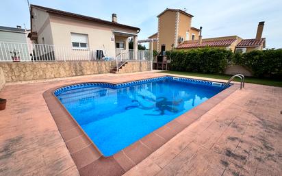 Swimming pool of House or chalet for sale in Creixell  with Air Conditioner, Terrace and Swimming Pool