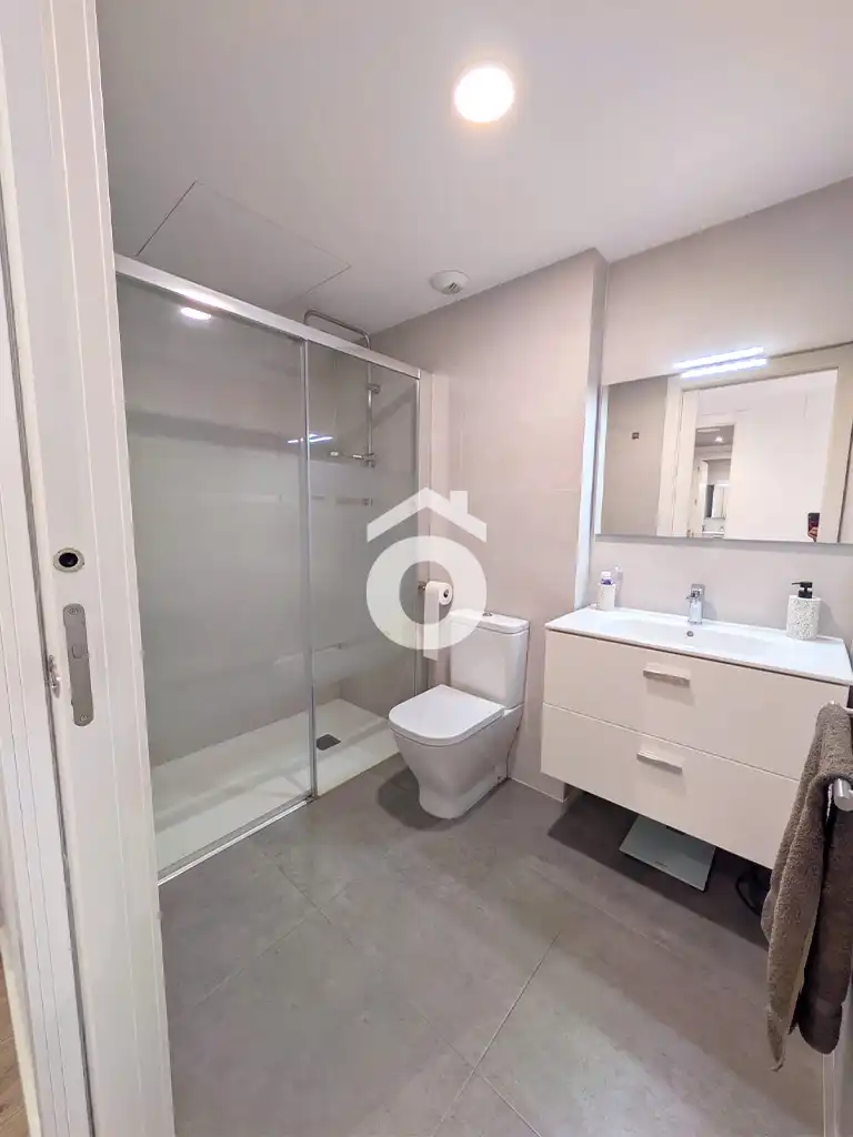 Baño de Piso en venta en Mataró con Aire acondicionado, Calefacción y Balcón