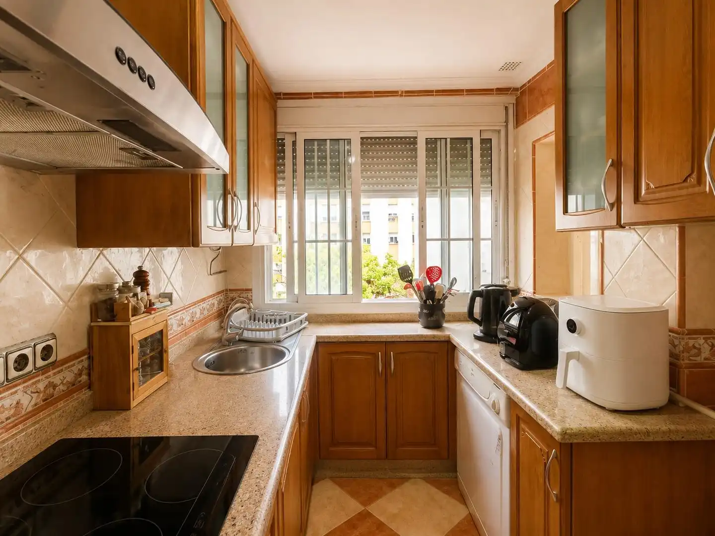 Küche von Wohnung zum Verkauf in Jerez de la Frontera mit Klimaanlage, Privatgarten und Möbliert