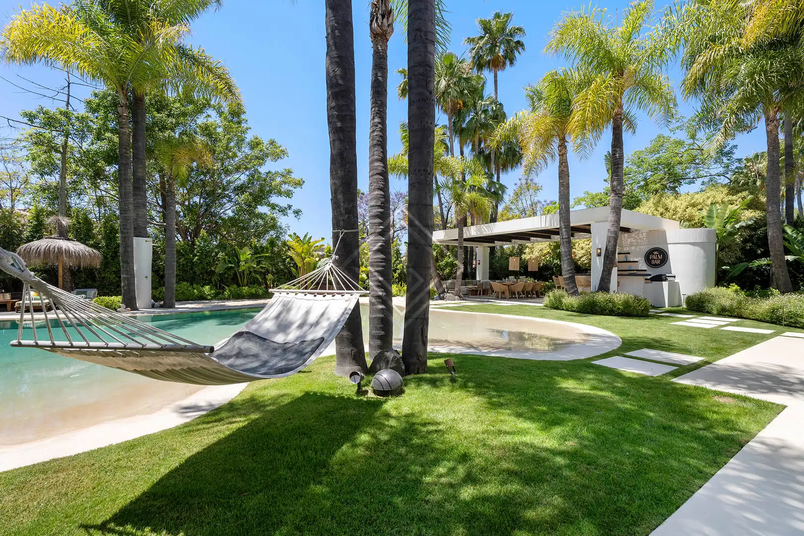 Piscina de Casa o chalet en venta en Marbella con Aire acondicionado, Jardín privado y Terraza