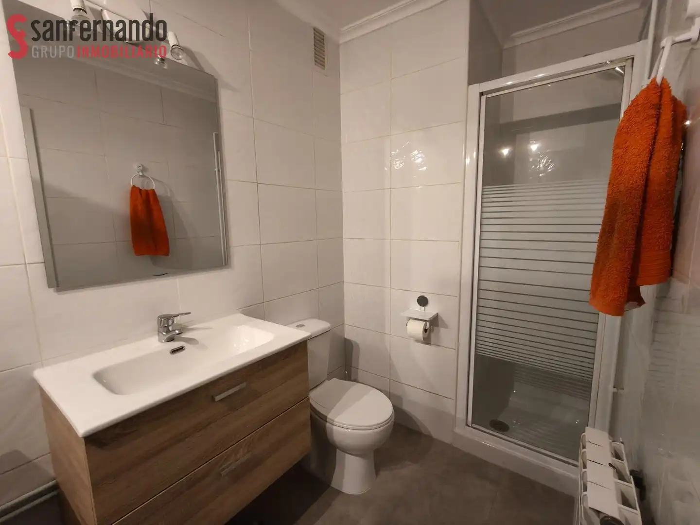 Bathroom of Duplexes for rent in Los Corrales de Buelna , Cantabria