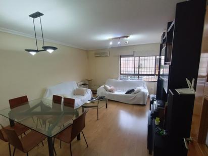 Sala d'estar de Casa adosada en venda en Cartagena amb Aire condicionat, Jardí privat i Terrassa