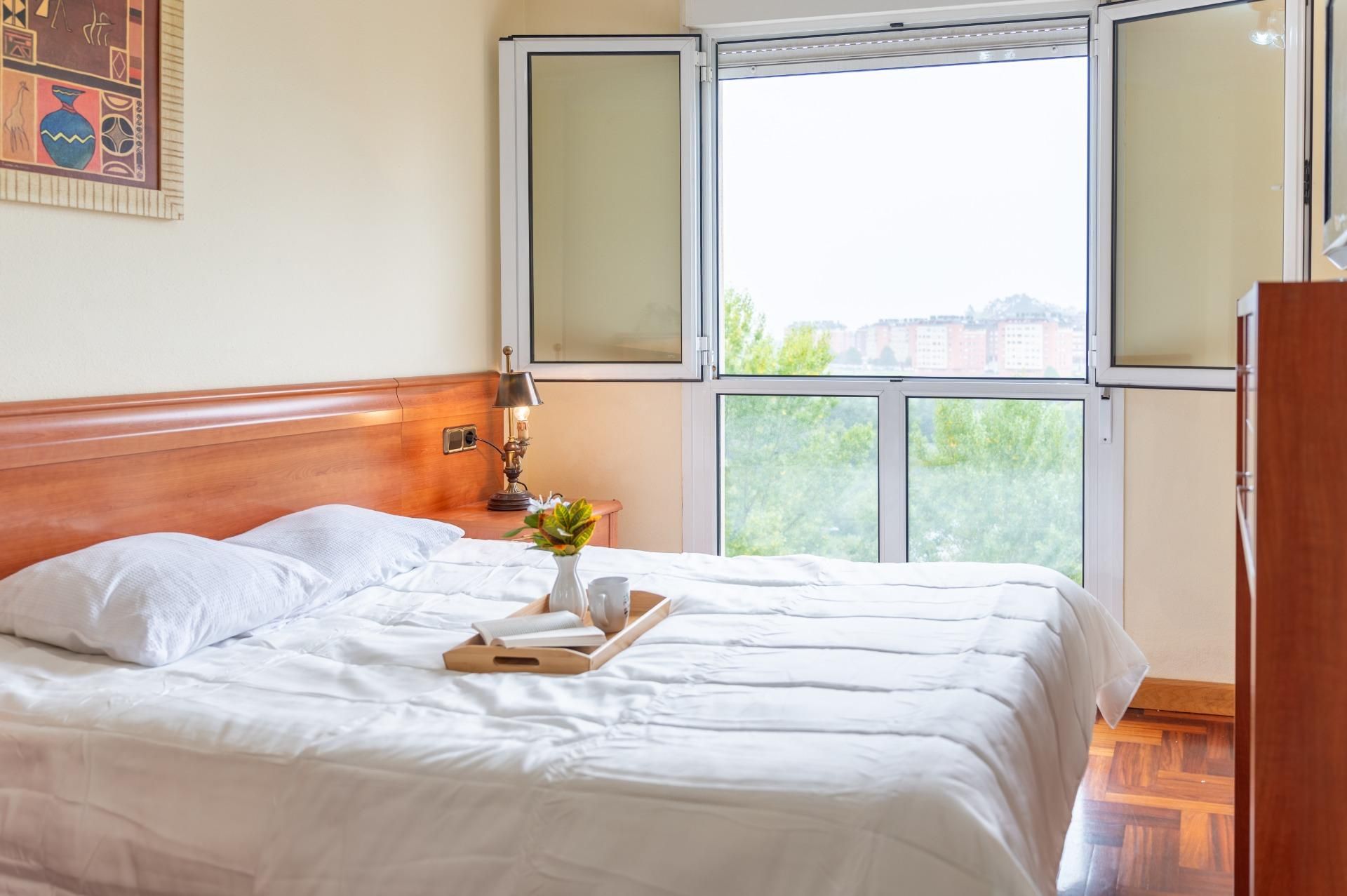 Habitación de Piso en venta en Oviedo  con Calefacción, Parquet y Trastero