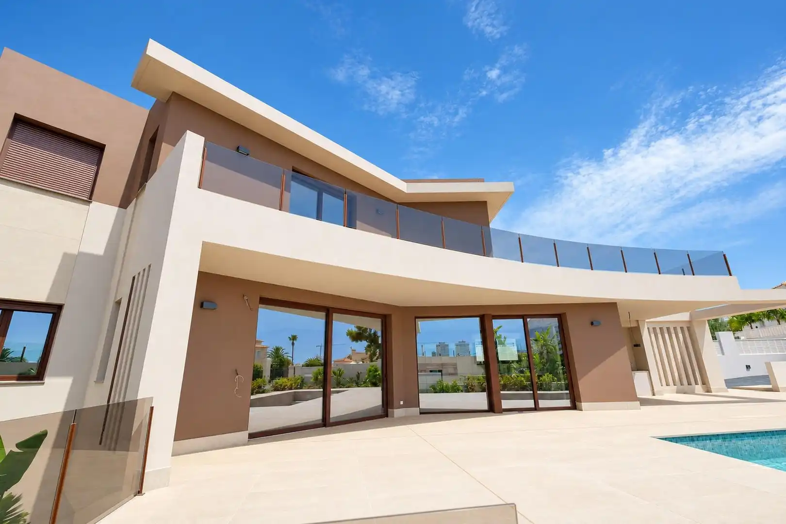 Chalet con piscina en venta en Marisol Park - Ortembach - Los Almendros, imagen 4