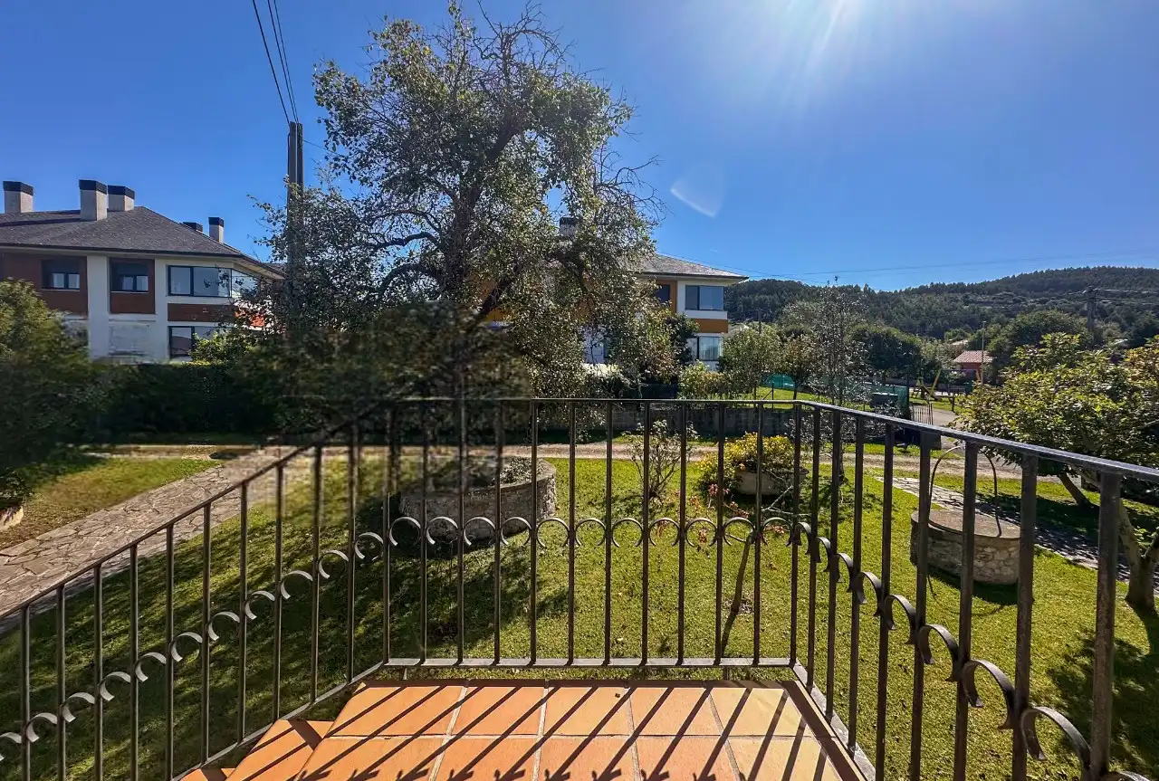 Vista exterior de Casa o chalet en venta en Alfoz de Lloredo con Calefacción, Jardín privado y Terraza