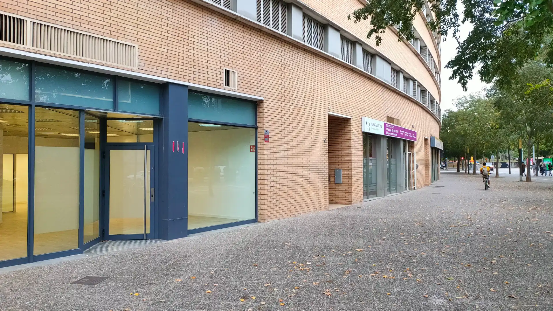 Vista exterior de Local de alquiler en Girona con Aire acondicionado y Alarma