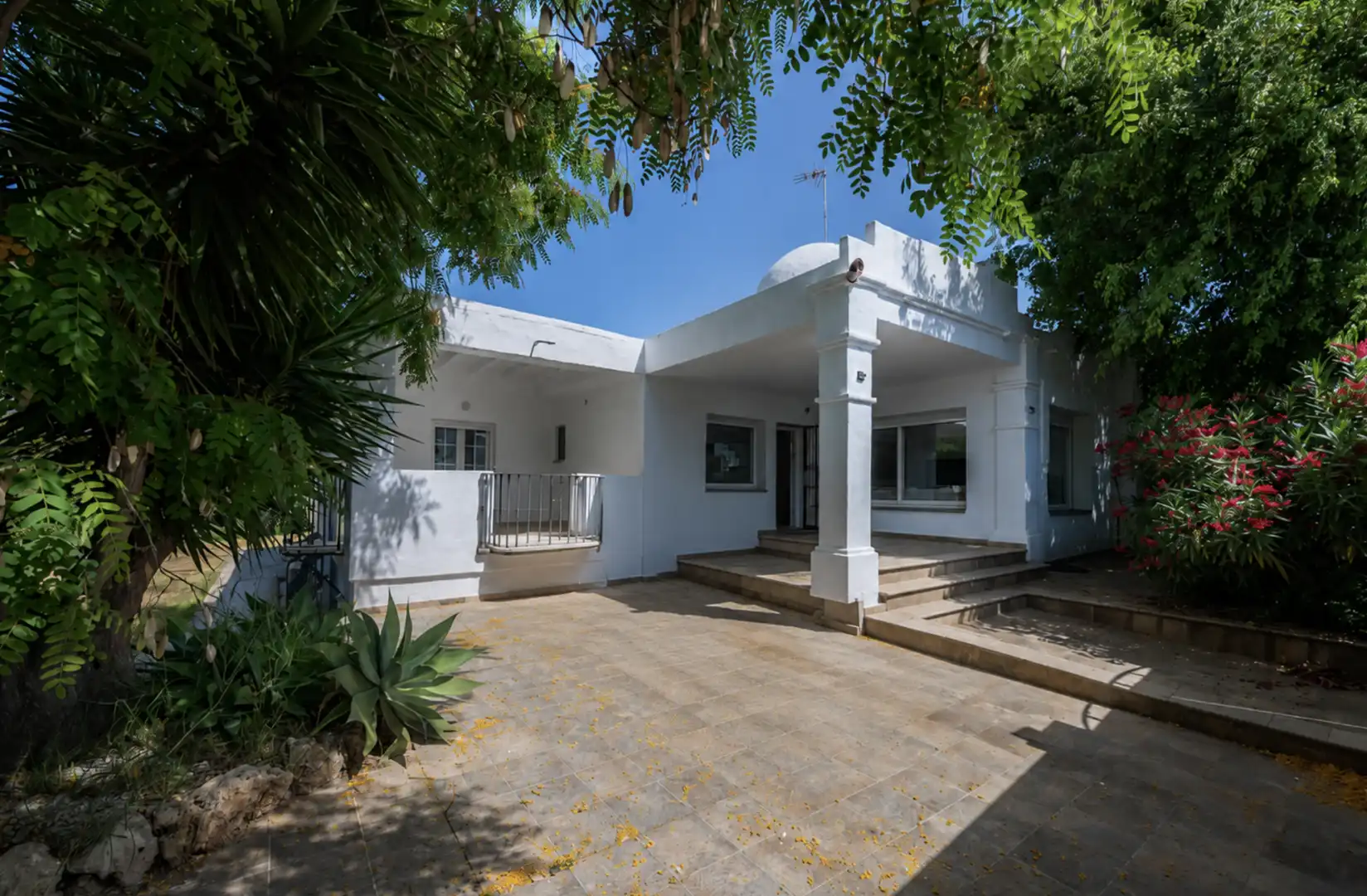 Vista exterior de Casa o chalet en venta en Marbella con Aire acondicionado, Jardín privado y Terraza
