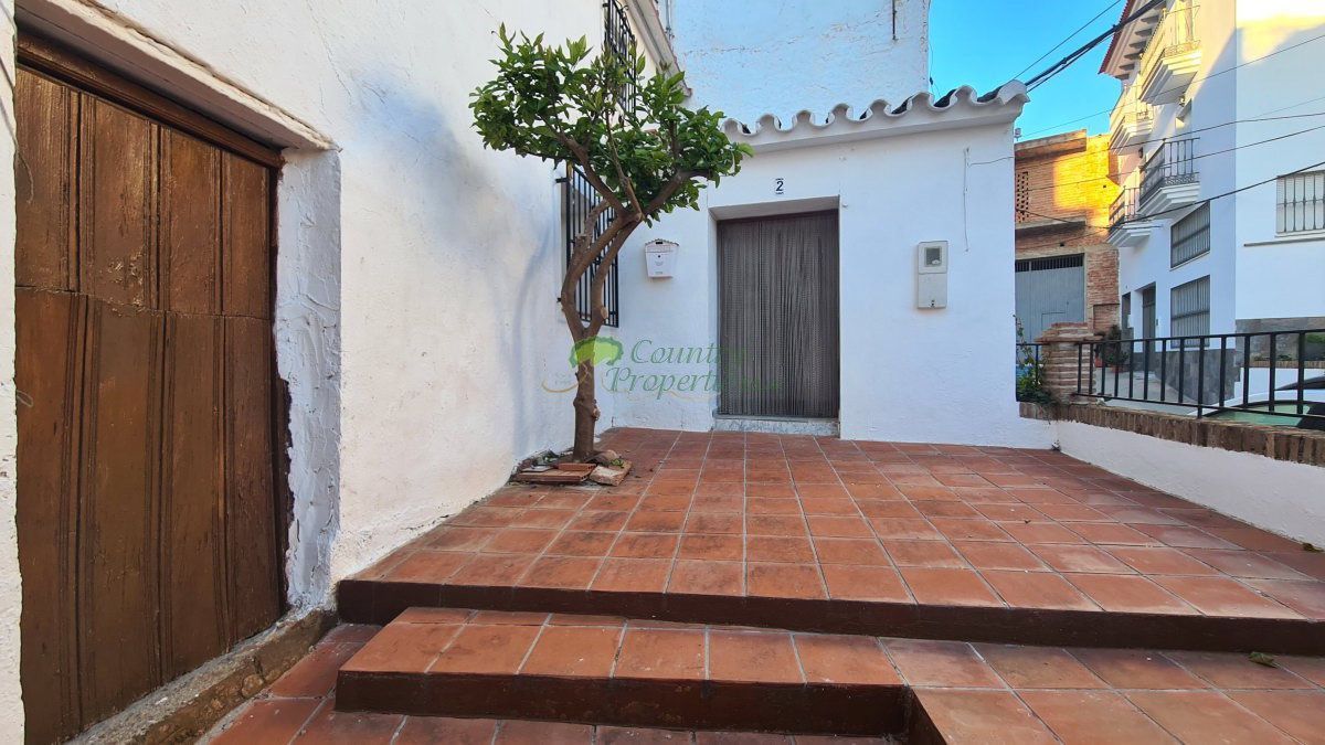 Exterior view of House or chalet for sale in Benamargosa  with Storage room