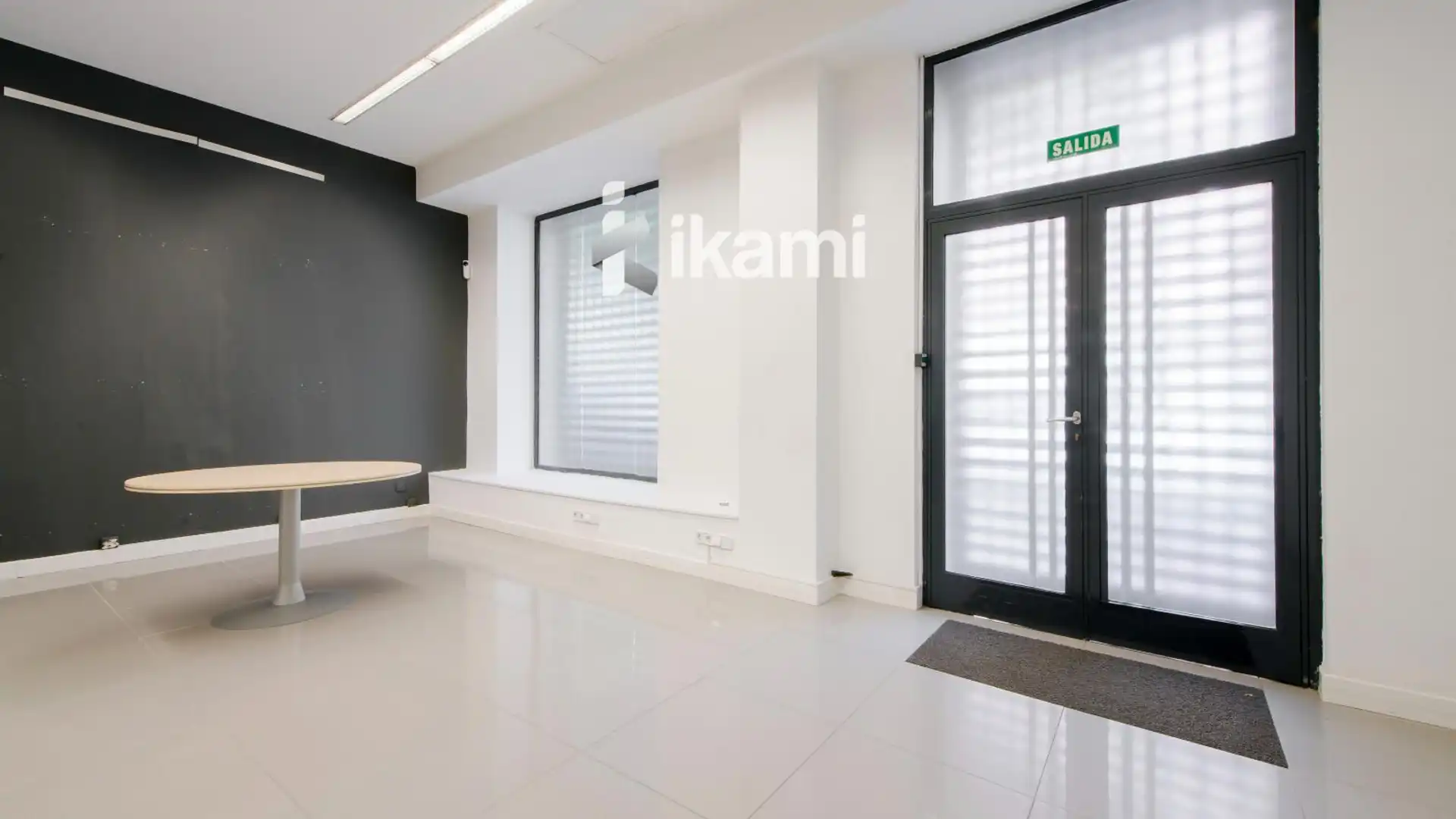 Local de alquiler en  Madrid Capital con Aire acondicionado, Internet y Alarma