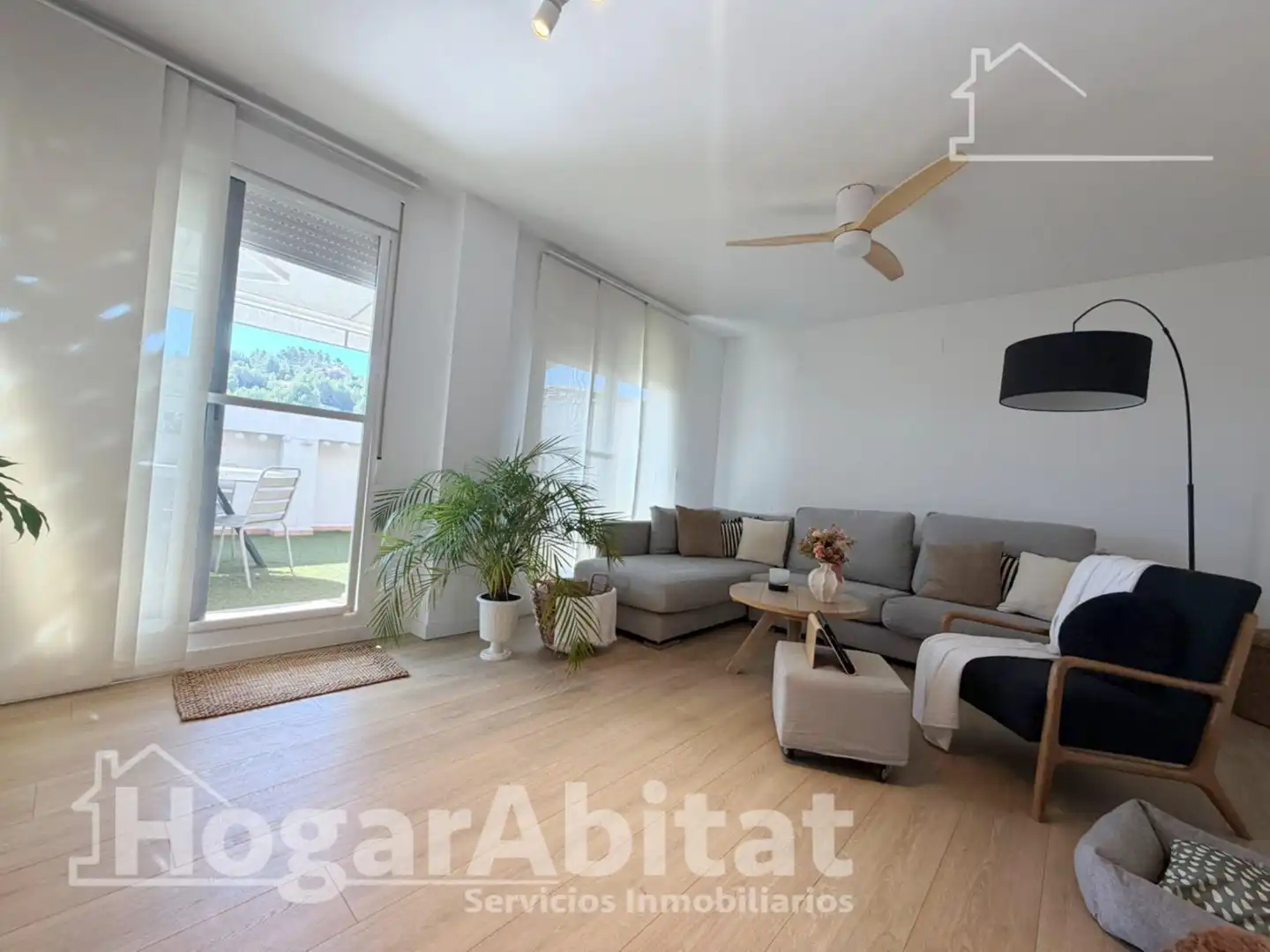 Living room of Attic for sale in Chiva  with Air Conditioner and Terrace