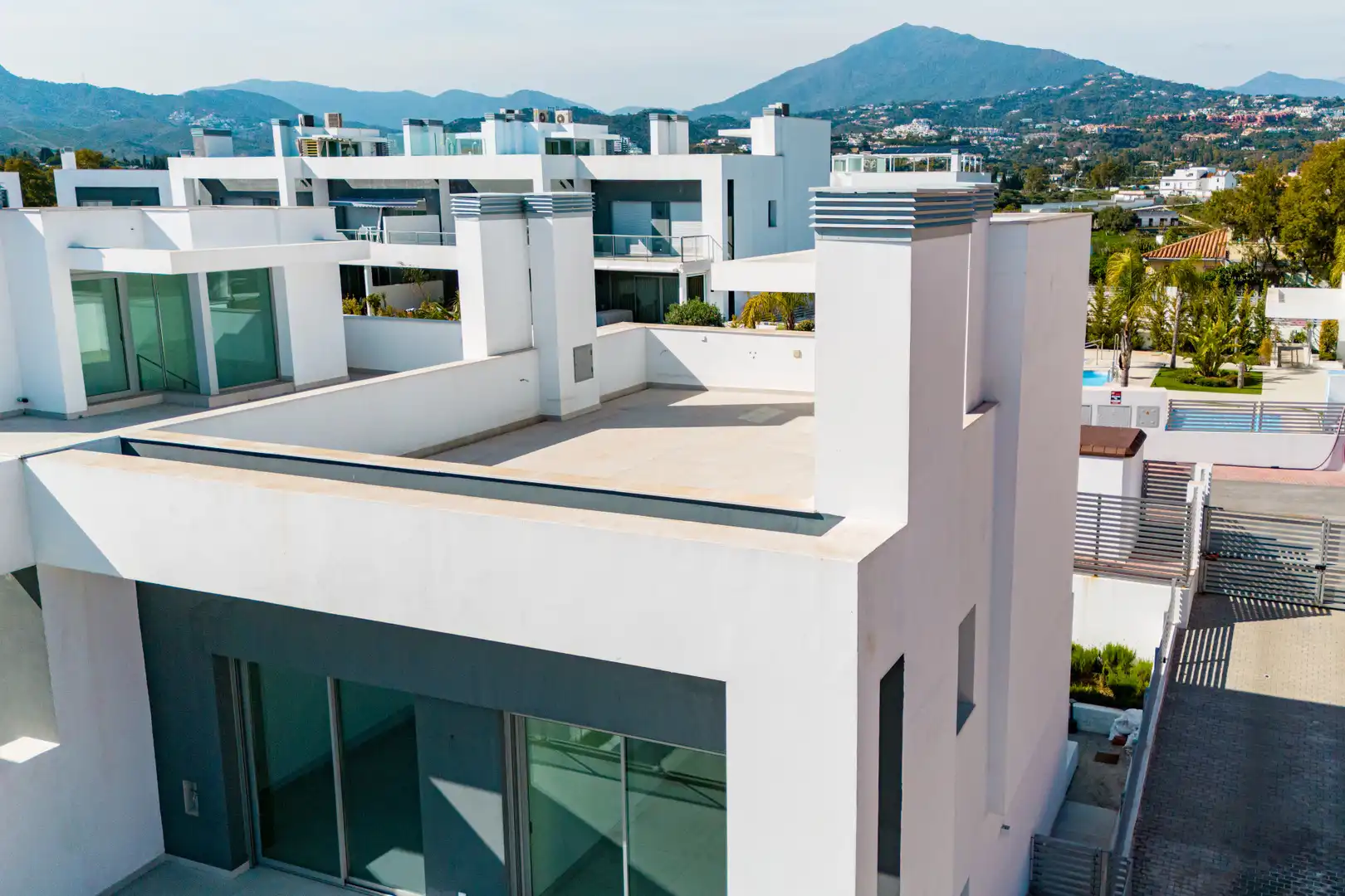 Vista exterior de Casa adosada en venta en Marbella con Aire acondicionado, Jardín privado y Terraza