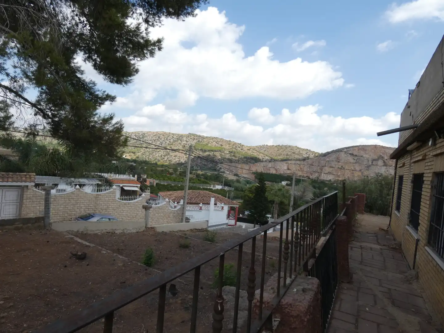 Vista exterior de Casa o xalet en venda en Torrent amb Aire condicionat, Calefacció i Jardí privat
