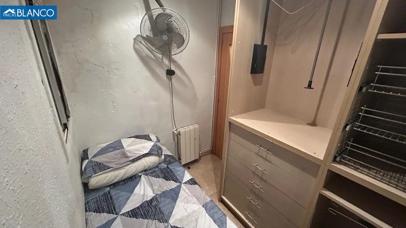 Habitación de Piso en venta en L'Hospitalet de Llobregat con Aire acondicionado, Calefacción y Alarma