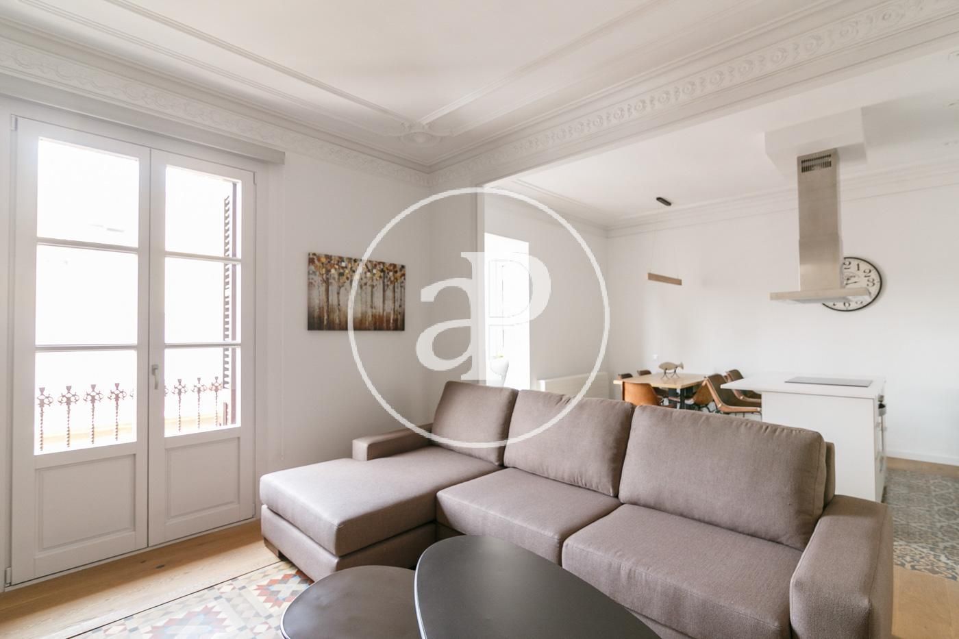 Sala de estar de Piso de alquiler en  Barcelona Capital con Aire acondicionado, Calefacción y Amueblado