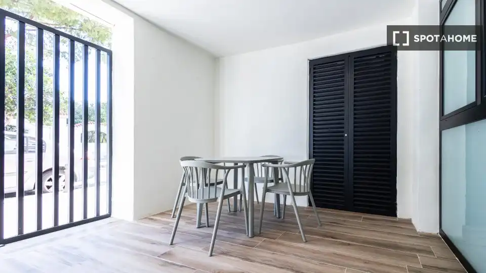 Room in Ciutat Fallera