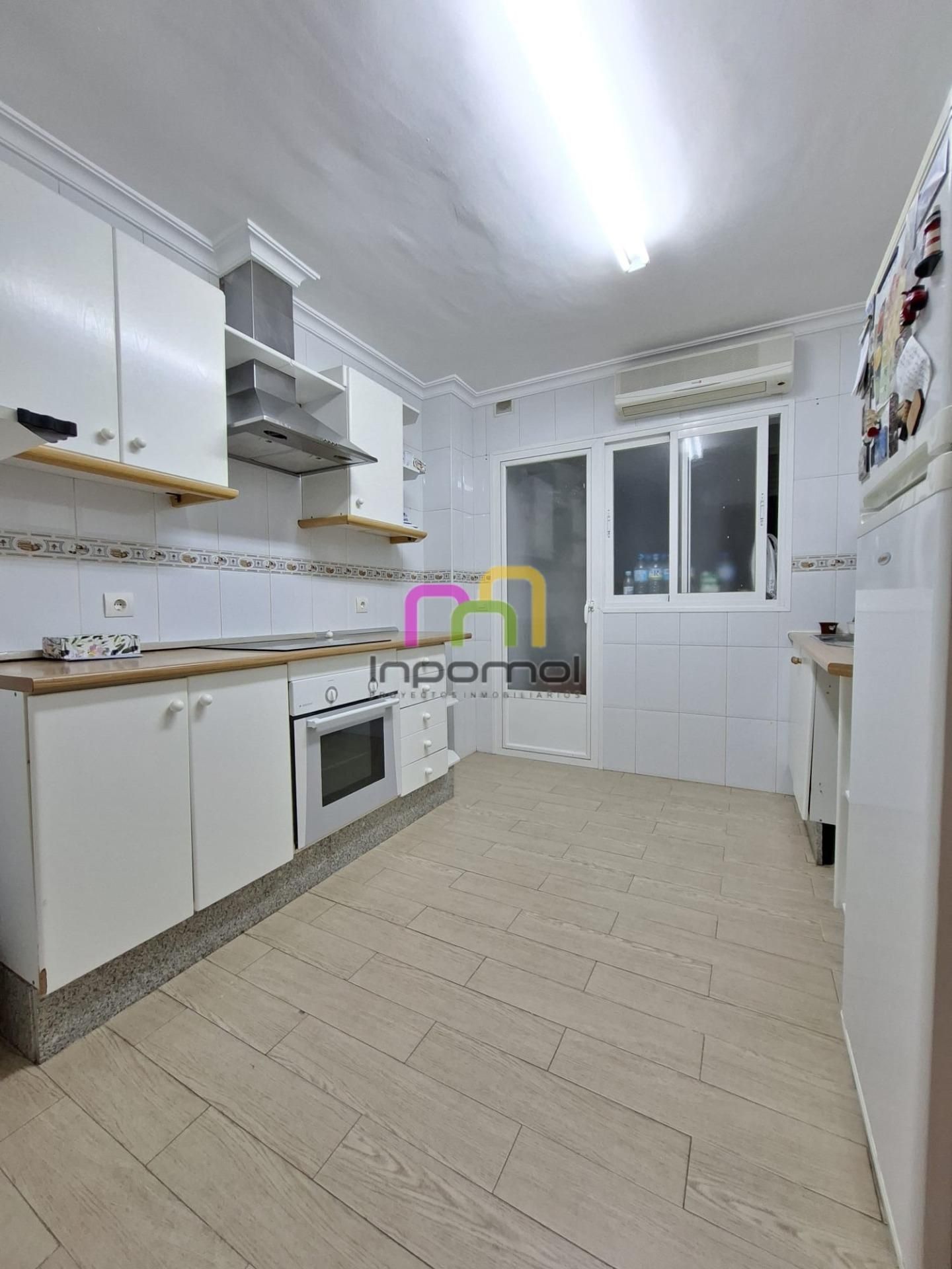 Cuina de Apartament de lloguer en Badajoz Capital amb Aire condicionat i Calefacció