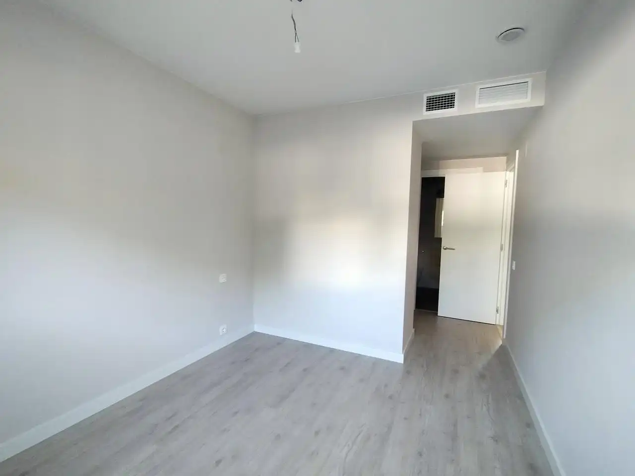 Schlafzimmer von Wohnung zum Verkauf in Zaragoza mit Klimaanlage, Heizung und Terrasse