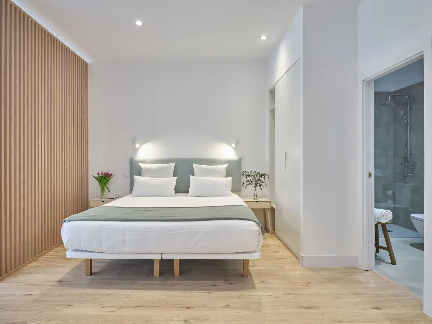 Bedroom of Apartments for rent in Madrid  with Air Conditioner, Parquet flooring and Furnished