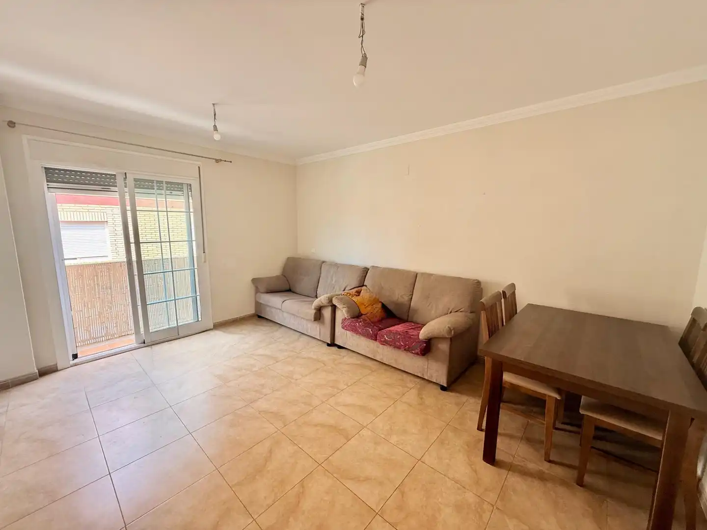 Sala de estar de Piso en venta en Roquetas de Mar con Balcón