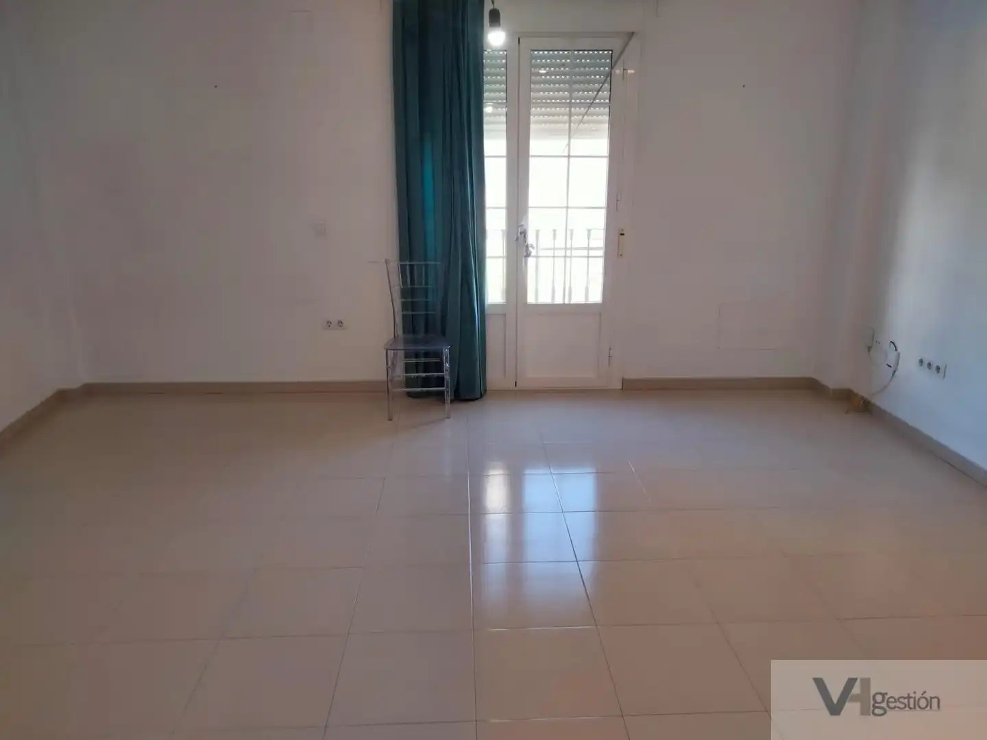 Maisonette zum Verkauf in Villamartín mit Klimaanlage und Terrasse