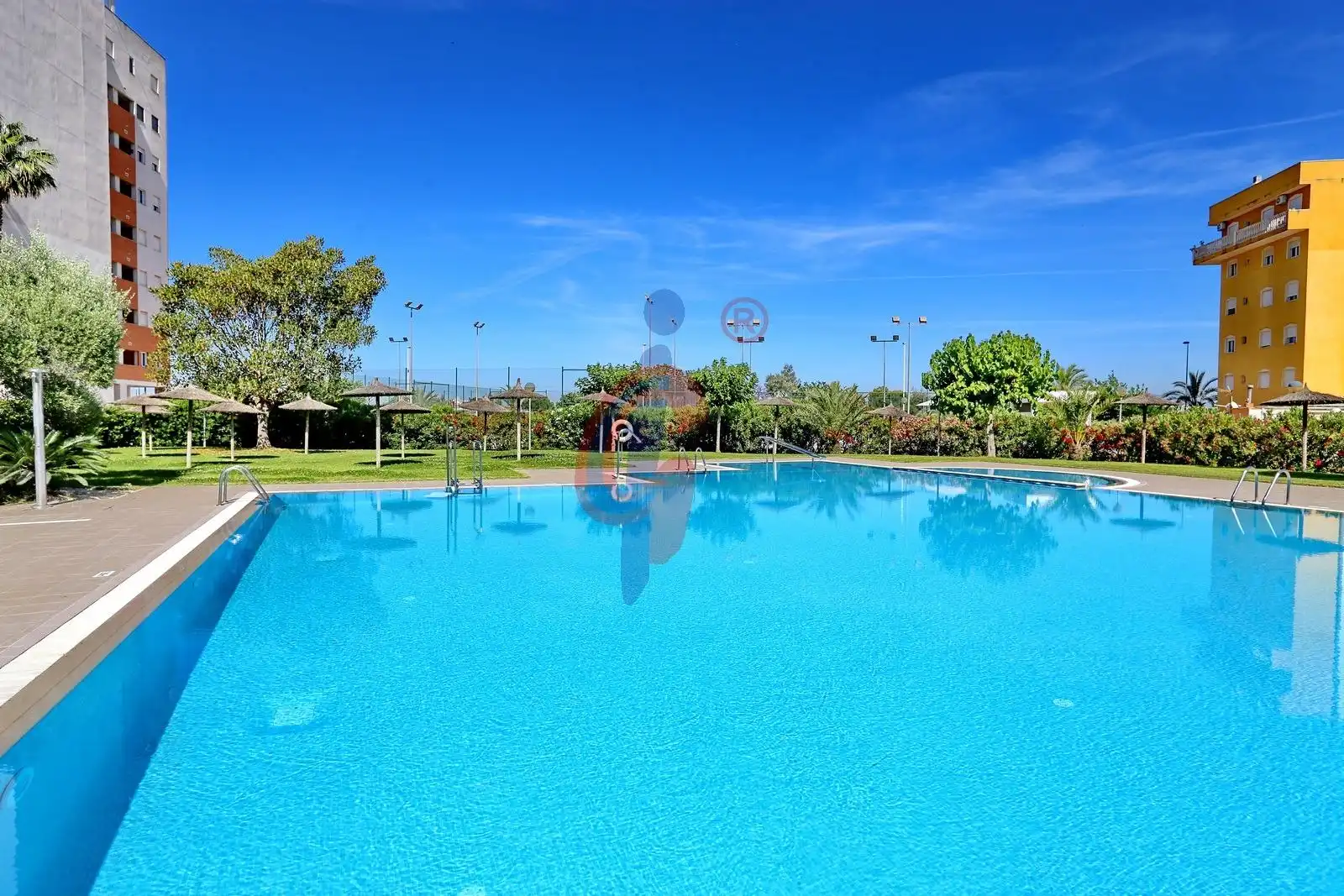 Piscina de Apartamento en venta en Guardamar del Segura con Jardín privado, Terraza y Trastero