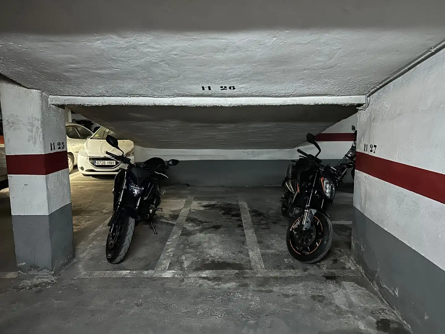 Motorbike to rent in Peris y valero 63, imagen 4
