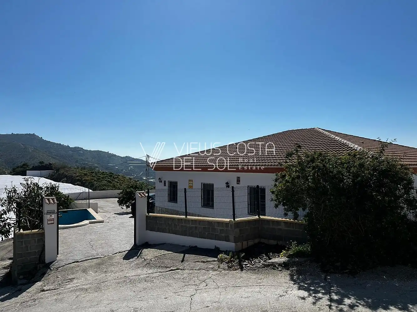 Vista exterior de Casa o xalet de lloguer en Algarrobo amb Aire condicionat, Calefacció i Terrassa