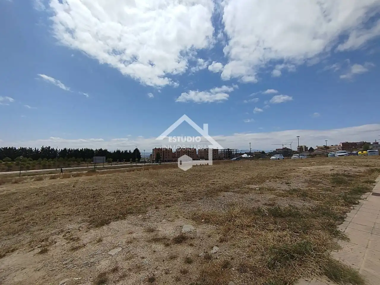 Residencial en venda en Viana