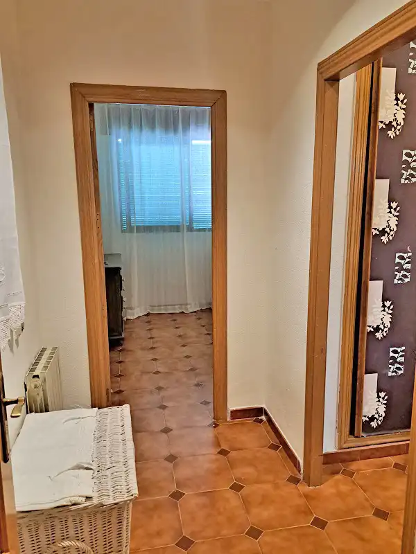 Schlafzimmer von Haus oder Chalet zum Verkauf in Navalagamella mit Heizung, Privatgarten und Parkett