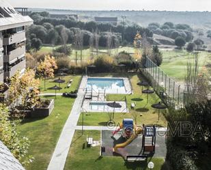 Piscina de Pis de lloguer en Majadahonda amb Aire condicionat, Terrassa i Piscina