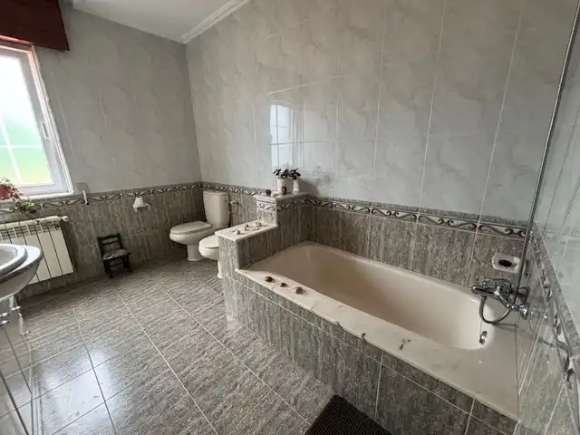Bathroom of Houses for rent in Ferrol  with Heating, Private garden and Parquet flooring