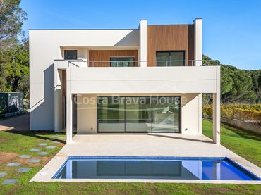 House with pool for sale in Passatge de Teresa Ferrer i Serras