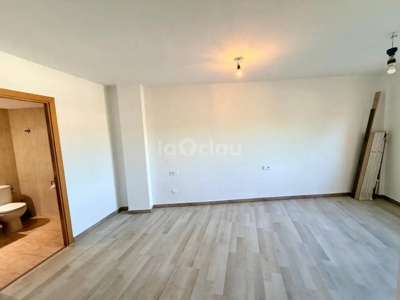 Dormitori de Apartament en venda en Vic amb Calefacció