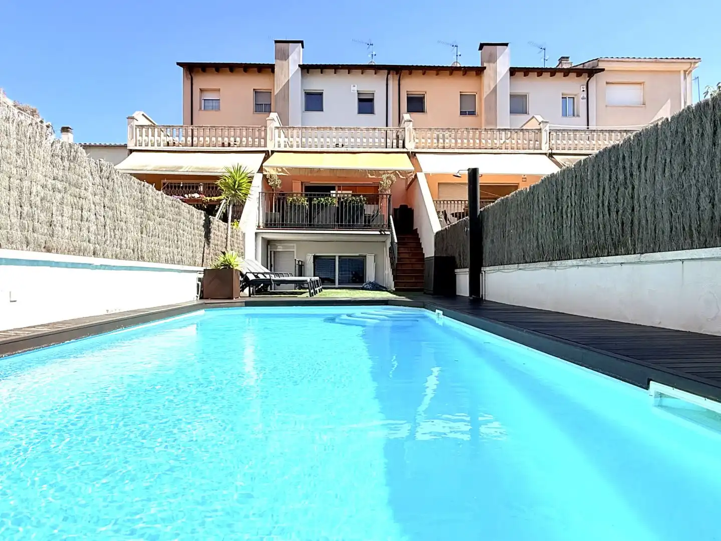 Piscina de Casa o xalet en venda en Sant Boi de Llobregat amb Aire condicionat, Calefacció i Jardí privat