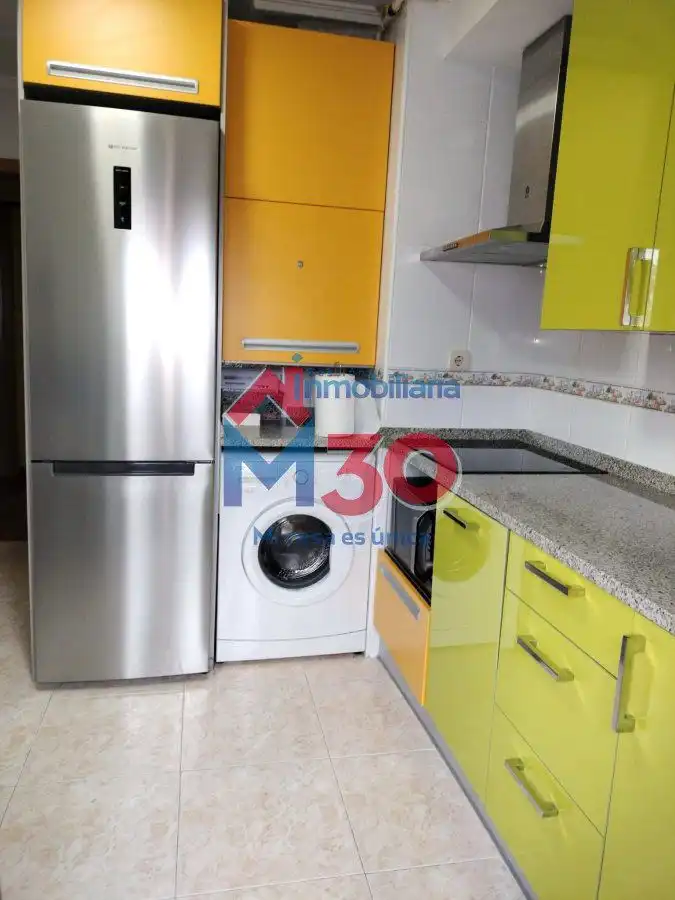 Cuina de Apartament en venda en Miranda de Ebro amb Calefacció, Parquet i Traster